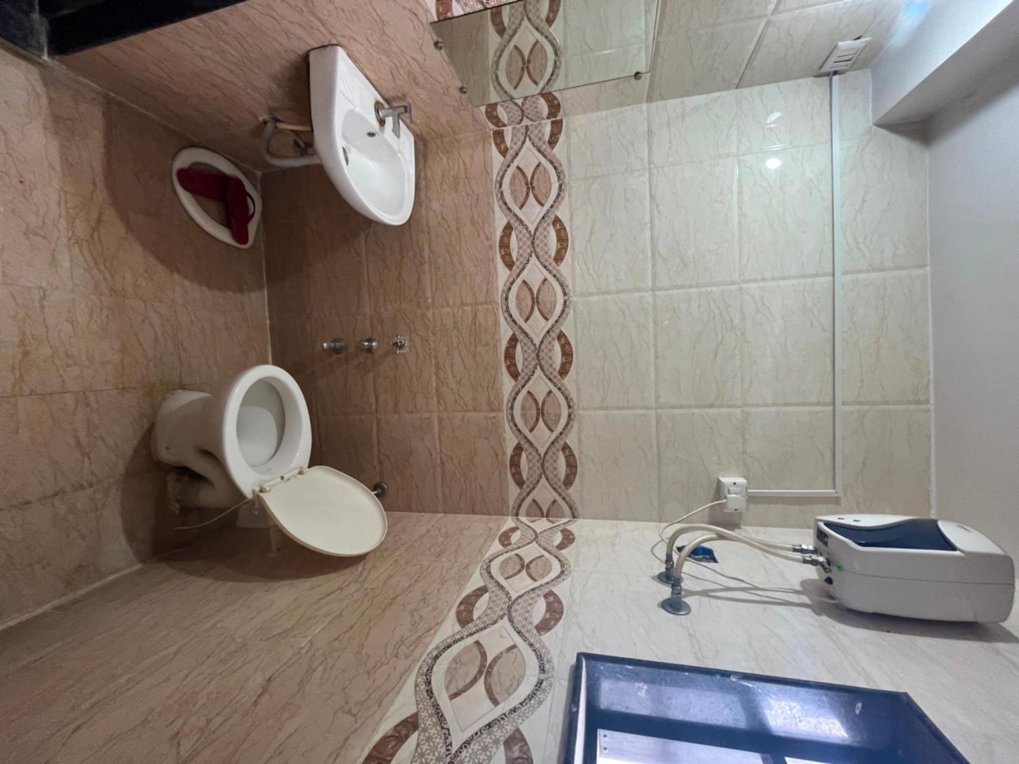 Oyo Hotel Rio Inn Anand Ngoại thất bức ảnh