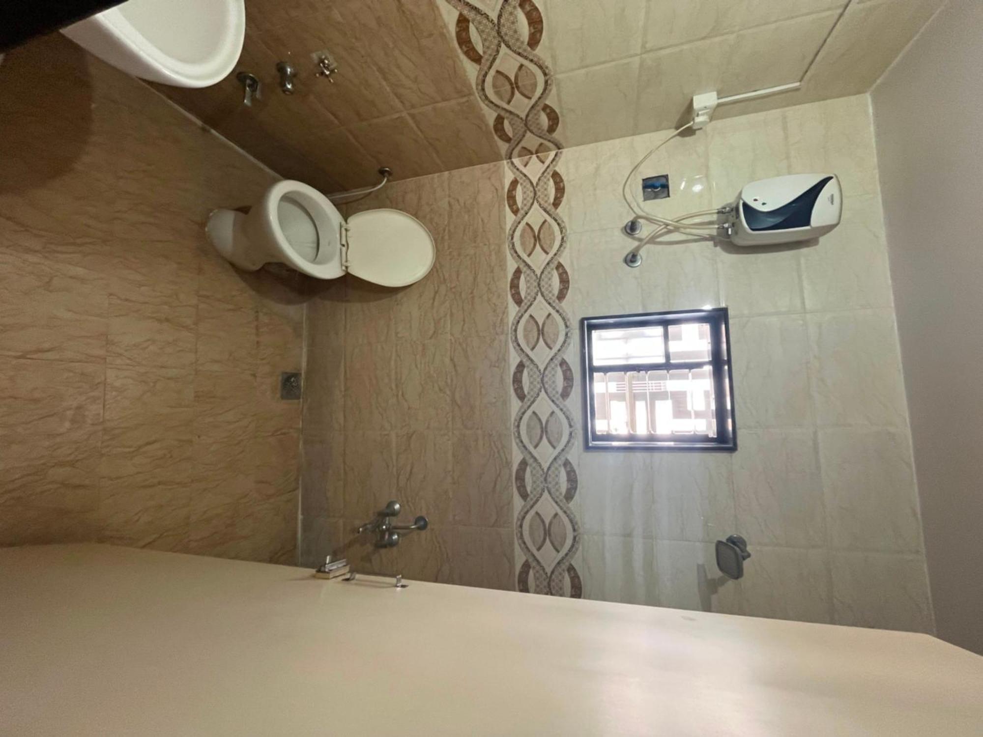 Oyo Hotel Rio Inn Anand Ngoại thất bức ảnh
